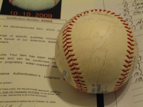 1982 Екипът на Янкис (31) Подписа бейзболен топката Macphail Oal с автограф от Jsa Loa Hof+ - Бейзболни топки с автографи